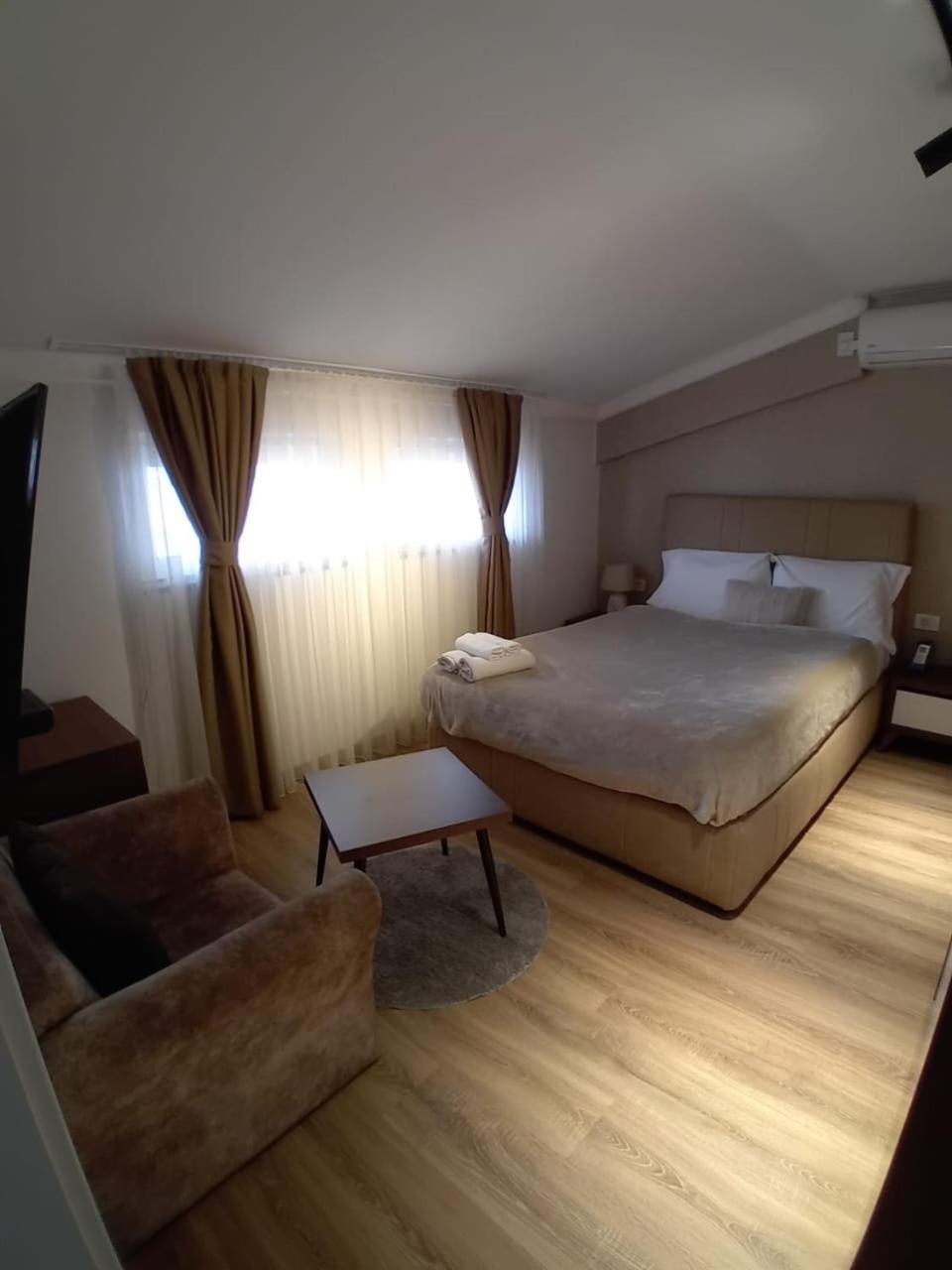 Hotel Driada Gjakova Buitenkant foto