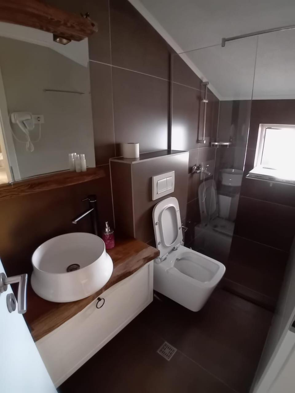 Hotel Driada Gjakova Buitenkant foto