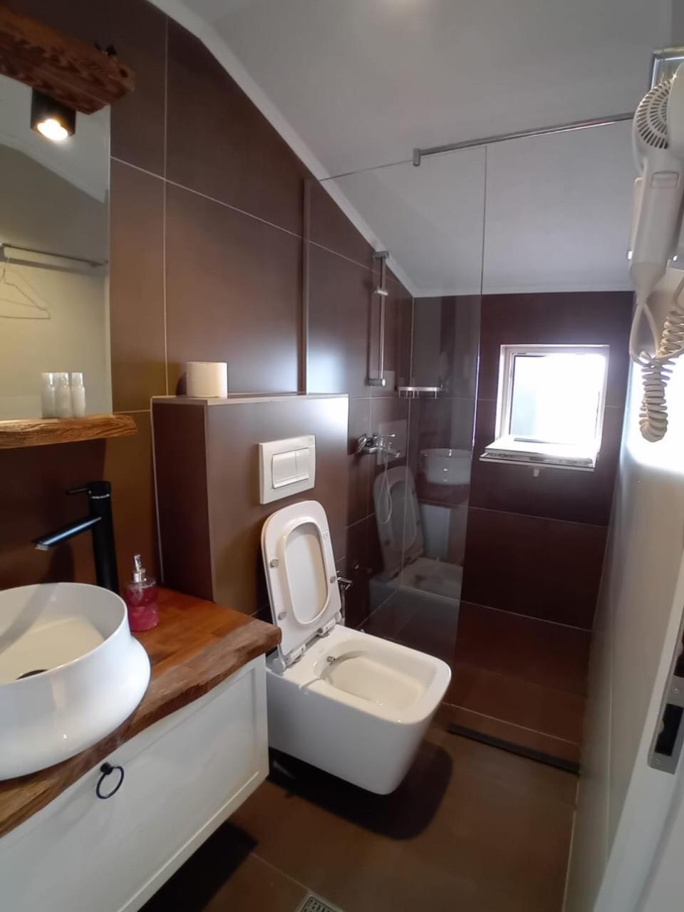 Hotel Driada Gjakova Buitenkant foto
