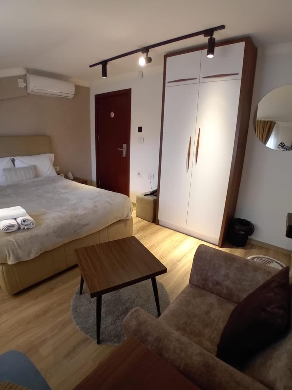 Hotel Driada Gjakova Buitenkant foto