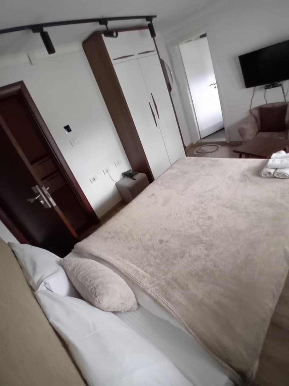 Hotel Driada Gjakova Buitenkant foto