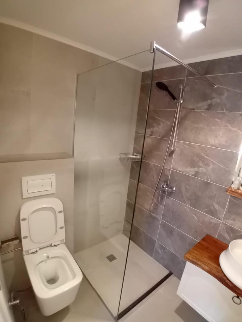 Hotel Driada Gjakova Buitenkant foto